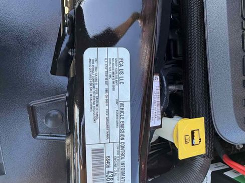 Used 2019 Dodge Grand Caravan SXT image 27