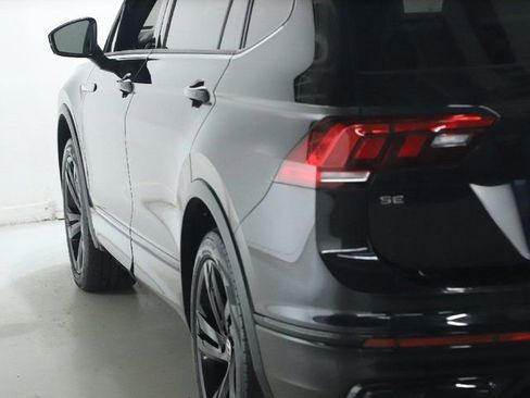 Used 2024 Volkswagen Tiguan SE R-Line AWD/4WD image 43