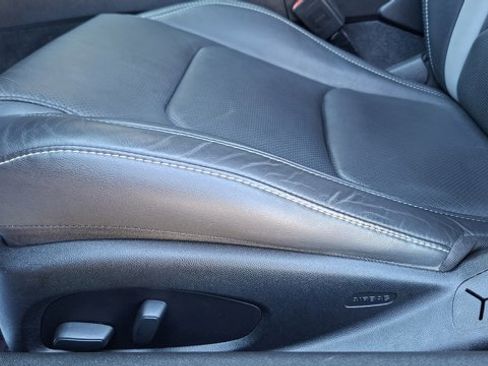 Used 2019 Chevrolet Camaro LT w/ RS Package image 17