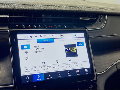 Used 2023 Jeep Grand Cherokee Limited w/ Black Appearance Package image 21