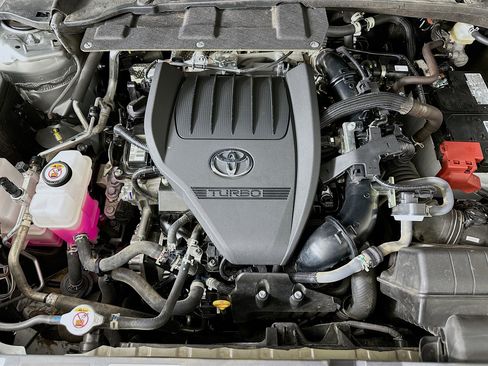 Used 2025 Toyota Grand Highlander AWD image 34