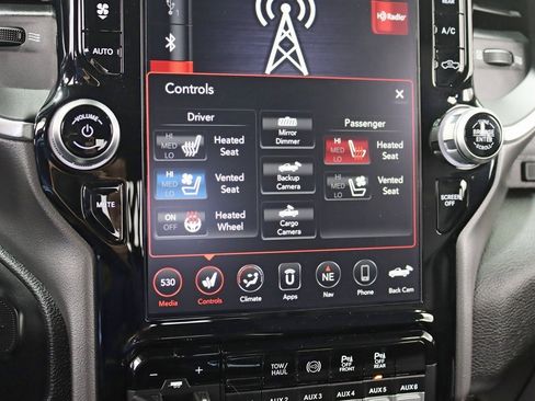 Used 2021 RAM 2500 Laramie w/ Night Edition image 26