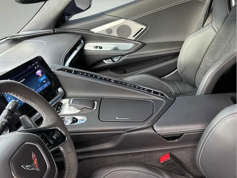 Used 2024 Chevrolet Corvette Stingray Premium Cpe w/ Z51 Performance Package image 21