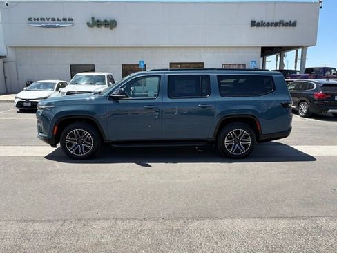 New 2026 Jeep Grand Wagoneer L 4WD w/ Premium Group I image 4