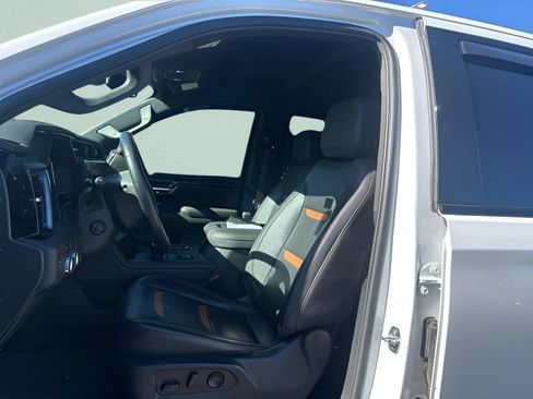 Used 2022 GMC Sierra 1500 AT4 AWD/4WD image 15