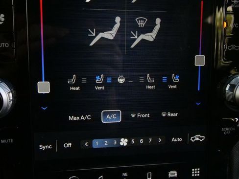 Used 2023 RAM 3500 Limited image 15