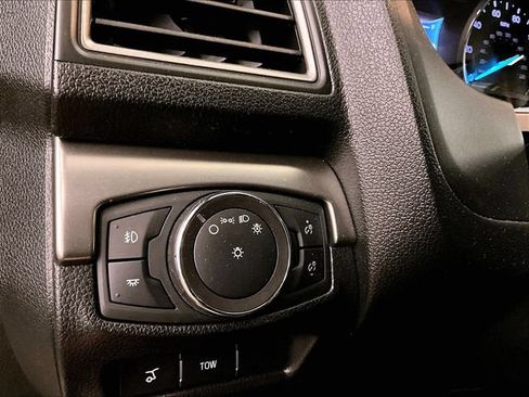 Used 2019 Ford Explorer XLT w/ Equipment Group 202A AWD/4WD image 31