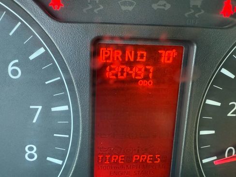 Used 2018 Nissan NV 2500 SV image 15