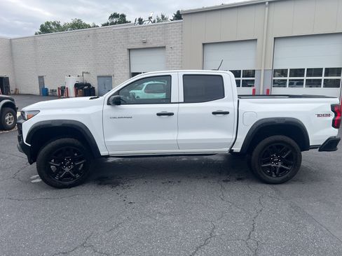 Used 2023 Chevrolet Colorado Trail Boss w/ LPO, Dark Essentials Package AWD/4WD image 11