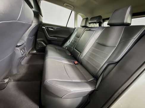 Used 2020 Toyota RAV4 Limited image 25