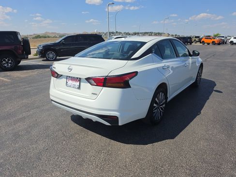 Used 2025 Nissan Altima 2.5 SV AWD/4WD image 5