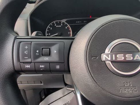 Used 2022 Nissan Rogue SV AWD/4WD image 19