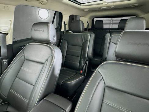 Used 2023 GMC Acadia Denali w/ Denali Ultimate Package FWD image 20