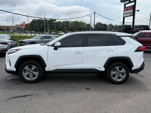 Used 2022 Toyota RAV4 XLE w/ Convenience Package AWD/4WD image 5