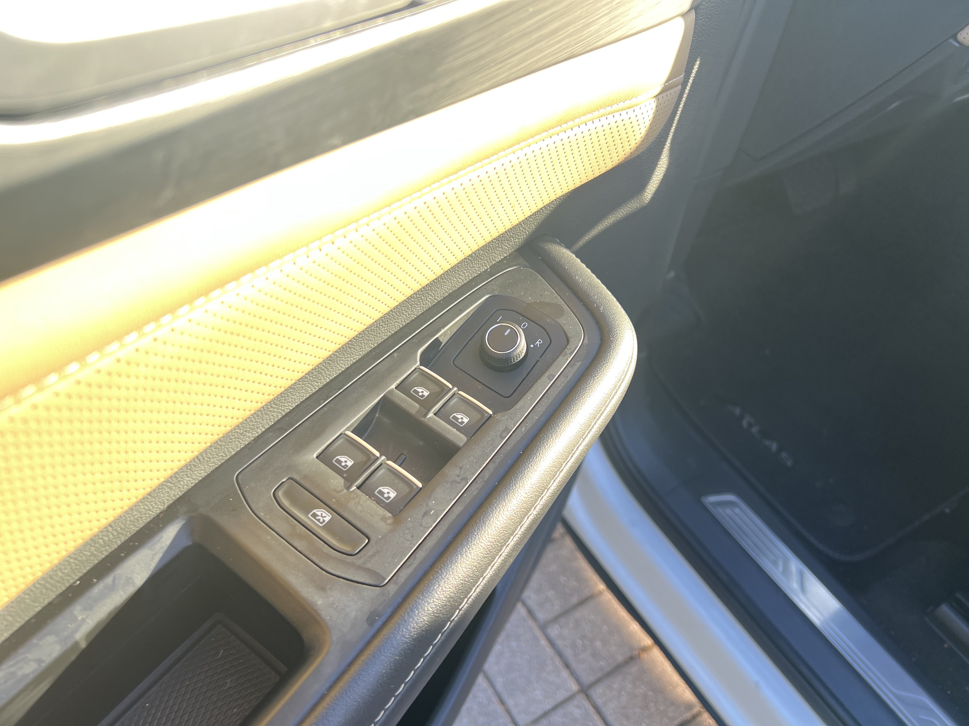 Used 2024 Volkswagen Atlas Cross Sport SE w/ Panoramic Sunroof Package FWD image 12