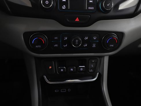 Used 2020 GMC Terrain SLT image 22