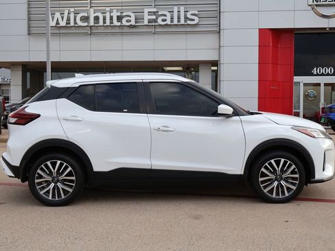 Used 2023 Nissan Kicks SV FWD image 5