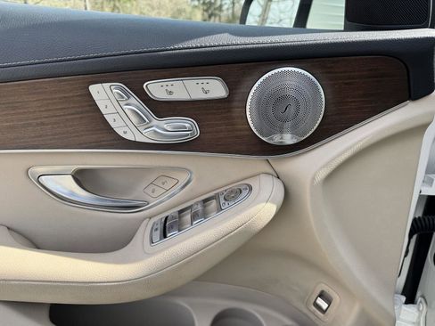 Used 2020 Mercedes-Benz GLC 300 GLC 300 image 6