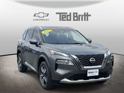 Used 2023 Nissan Rogue Platinum w/ Platinum Premium Package image 3