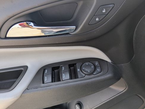 Used 2024 Chevrolet Equinox LT image 13