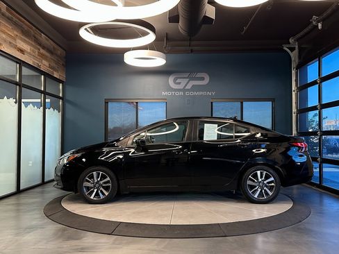 Used 2021 Nissan Versa SV image 6