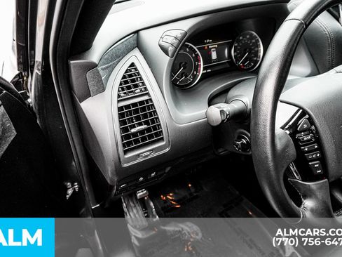 Used 2024 Nissan Armada SL w/ Midnight Edition Package image 38