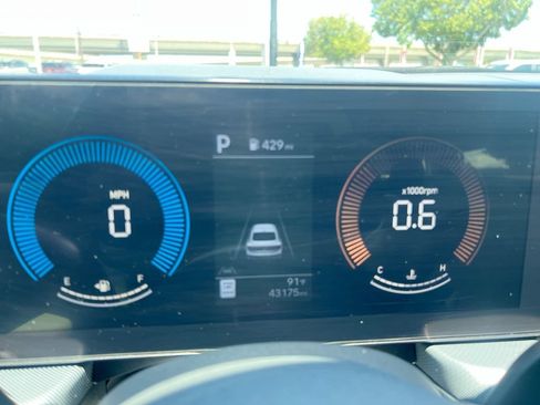 Used 2025 Hyundai Sonata SEL FWD image 10