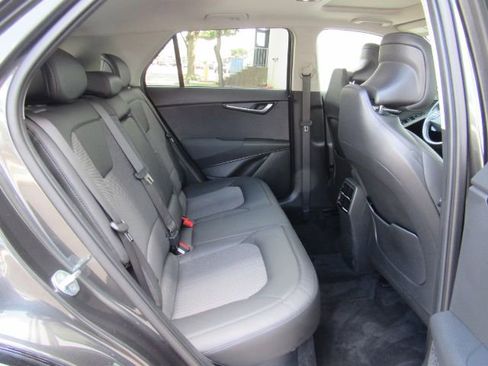 Used 2023 Kia Niro EX Touring image 26