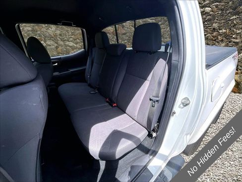 Used 2018 Toyota Tacoma TRD Sport AWD/4WD image 22