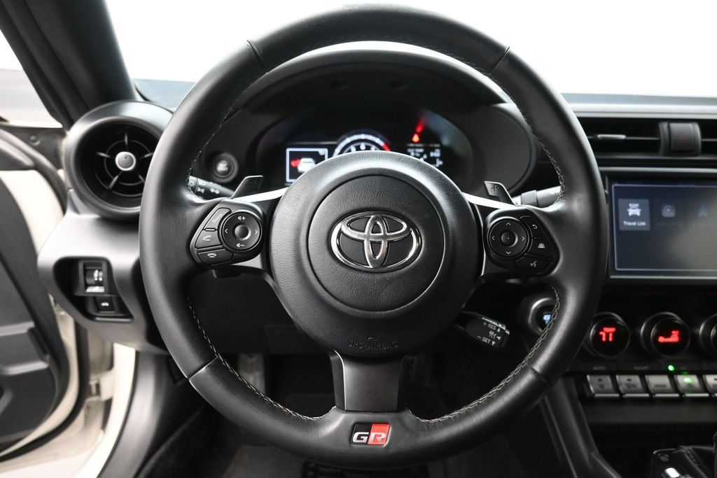 Used 2023 Toyota GR86 RWD image 6