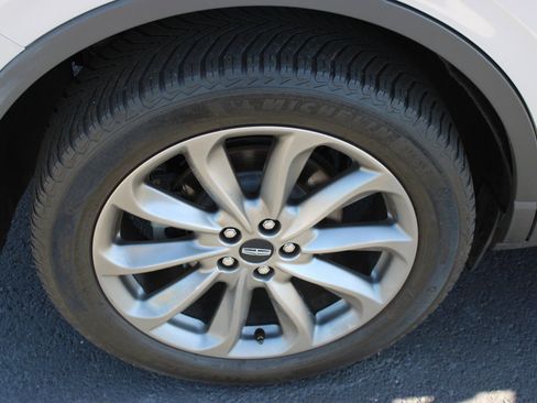 Used 2020 Lincoln Corsair Standard 4D Sport Utility w/ Premium Package image 25