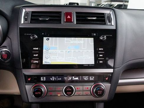 Used 2017 Subaru Outback 2.5i Limited image 8