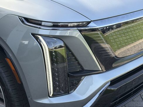New 2026 Cadillac Vistiq Sport AWD/4WD image 7