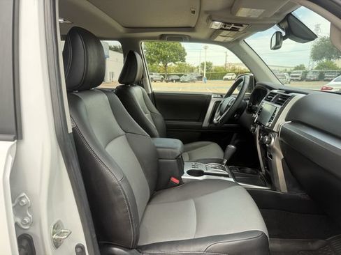 Used 2024 Toyota 4Runner SR5 Premium w/ Moonroof Package RWD image 30