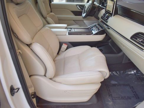 Used 2018 Lincoln Navigator Reserve w/ Technology Package AWD/4WD image 49