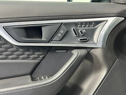 Used 2022 Jaguar F-TYPE R image 21