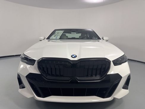 New 2026 BMW 530i xDrive w/ M Sport Package AWD/4WD image 2