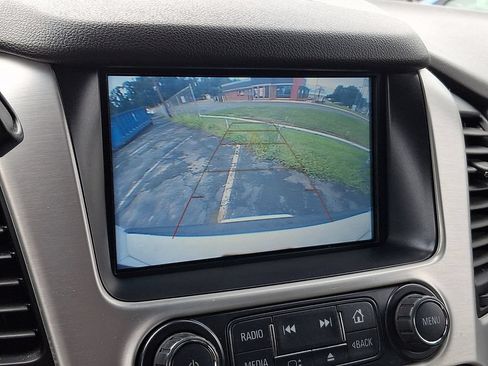 Used 2019 GMC Yukon SLE w/ Convenience Package AWD/4WD image 4