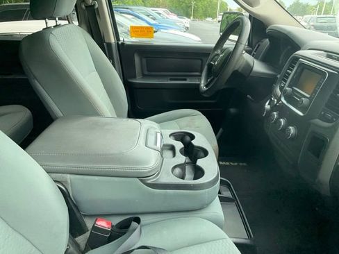 Used 2018 RAM 1500 Express AWD/4WD image 3