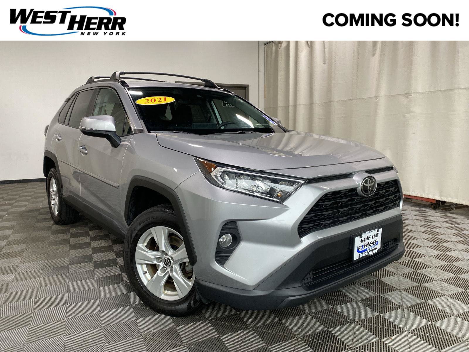 Used 2021 Toyota RAV4 XLE AWD/4WD image 1