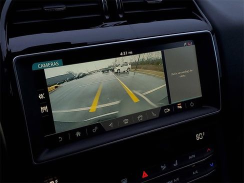 Used 2020 Jaguar F-PACE Premium image 21