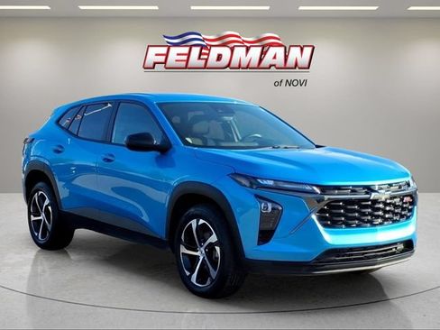Used 2025 Chevrolet Trax RS w/ Driver Confidence Package FWD image 8