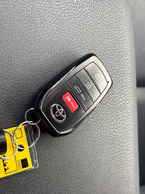 Used 2025 Toyota Camry SE FWD image 11