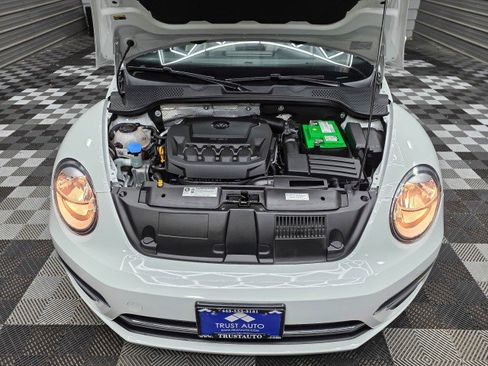 Used 2018 Volkswagen Beetle 2.0T SE FWD image 34