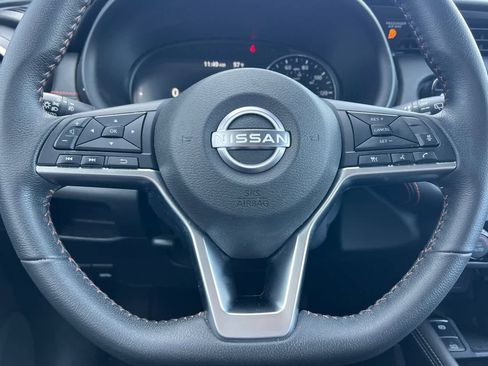 Used 2023 Nissan Kicks SR image 28