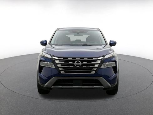 Used 2025 Nissan Rogue SV AWD/4WD image 2