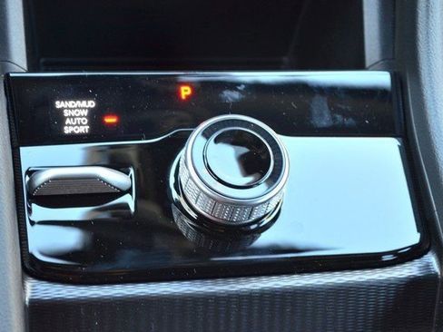 New 2025 Jeep Grand Cherokee Limited w/ Black Appearance Package image 24