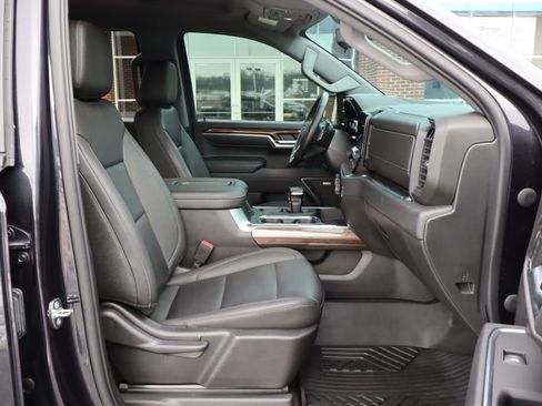 Used 2022 Chevrolet Silverado 1500 LT Trail Boss w/ LT Trail Boss Premium Package image 49