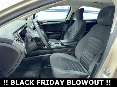 Used 2019 Ford Fusion SE image 14