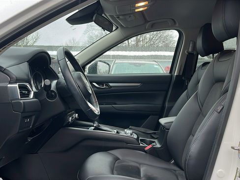 Used 2019 MAZDA CX-5 Touring image 10